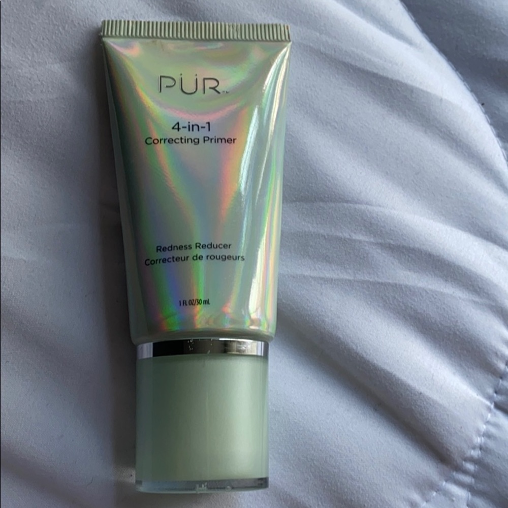 Pur 4 in 1 redness reducing corrective primer!!!